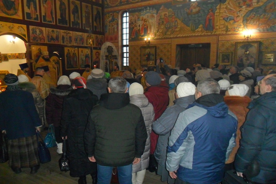 Божественная литургия в день памяти святого благоверного князя Александра Невского.