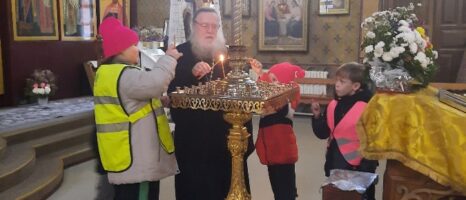 Экскурсия в храм школьников